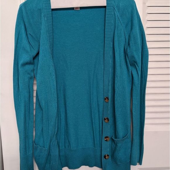 💙 [3/$25] Teal Cardigan - Picture 1 of 3